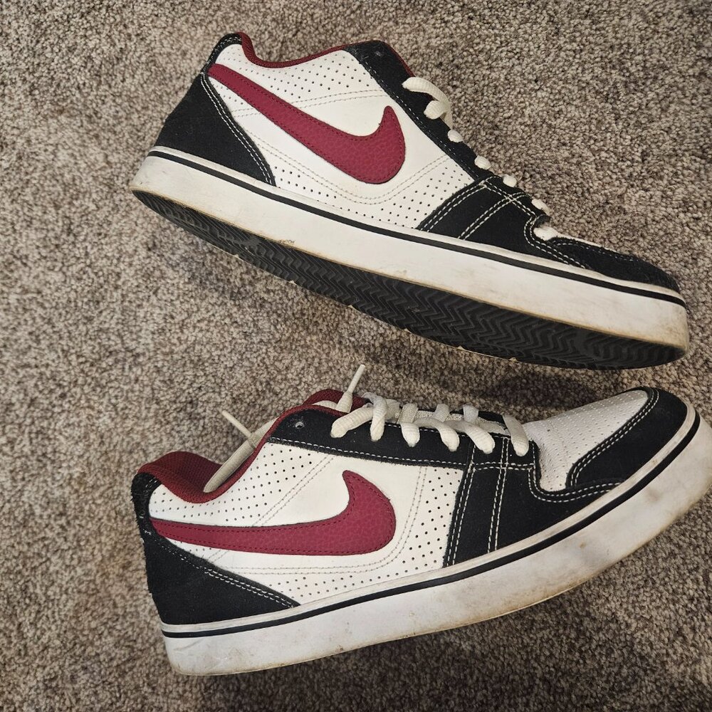 Nike Sneakers